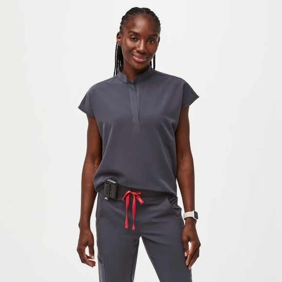 FIGS Rafaela Oversized Scrub Top in Size XXS - Picture 1 of 10